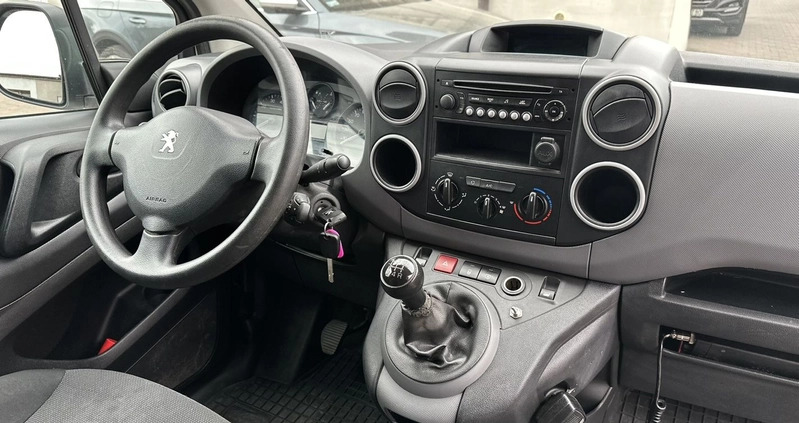 Peugeot Partner cena 36900 przebieg: 198500, rok produkcji 2018 z Pabianice małe 56